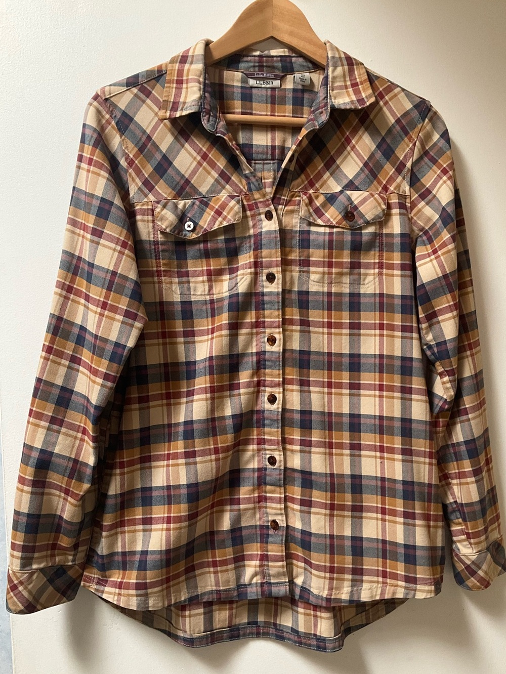 L.L. Bean Women's Cabin Stretch Plaid Button-Down Flannel Shirt W Reg Small